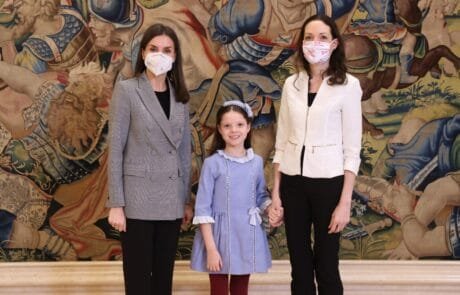 Her Majesty Queen Letizia receives Carolina and her mother Laura at the Zarzuela Palace.